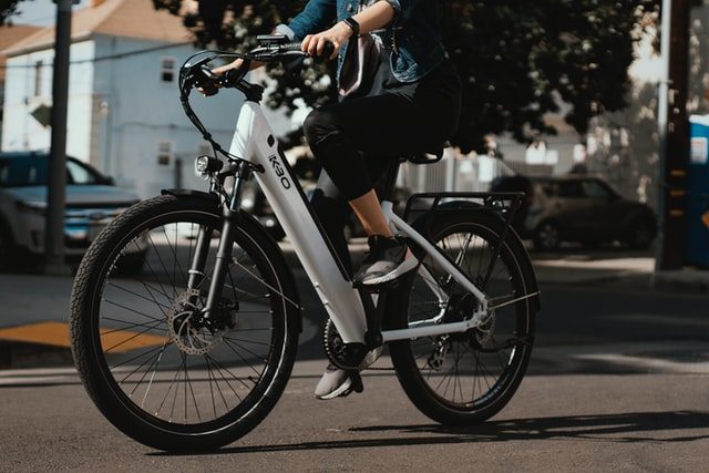 Comment pédaler avec un vélo électrique ?